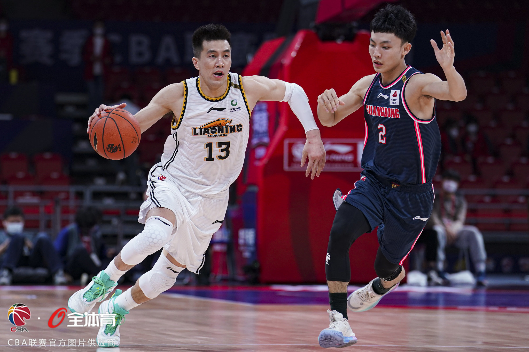 金年会首页-包含里程碑夜！夏洛特黄蜂调整名单，CBA季后赛赛后刷纪录，震撼外界，阵容厚度经受考验的词条